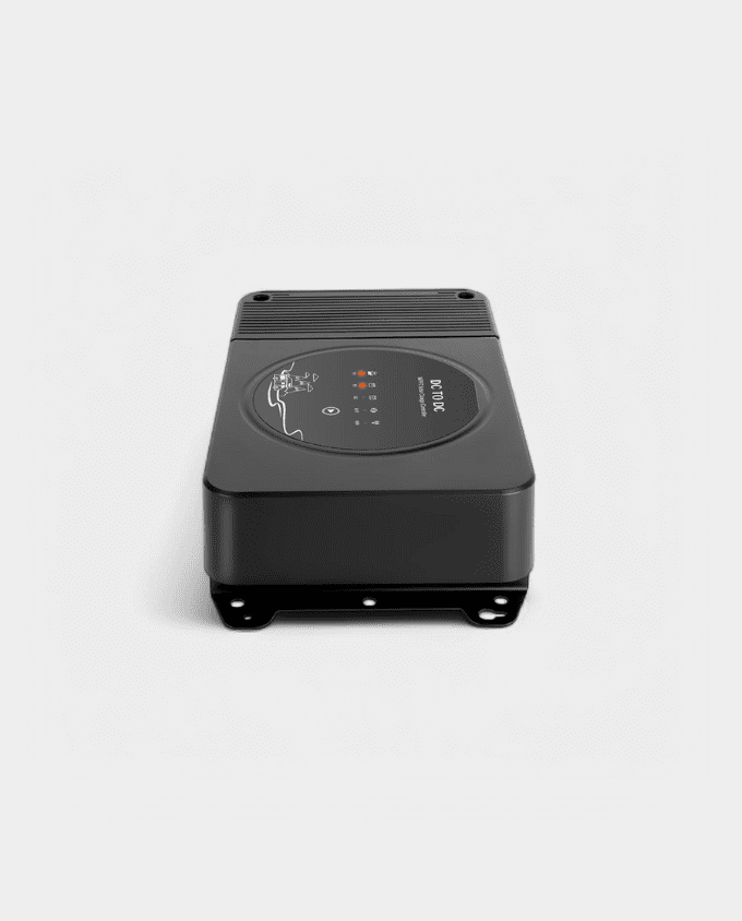 30A 12V/24V Dual Input DC-DC Battery Charger with MPPT - Image 2